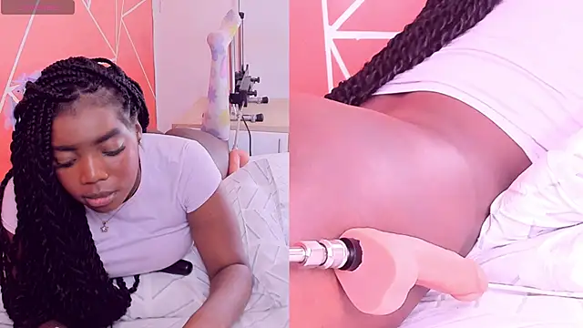 Snapshot of zoeethompson_cm chatting on March 19, 2025, 5:28 pm zoeethompson cm online show from March 19, 2025, 5:28 pm