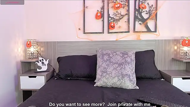 Snapshot of SkinnyFoxy chatting on October 16, 2025, 8:10 pm SkinnyFoxy online show from October 16, 2025, 8:10 pm