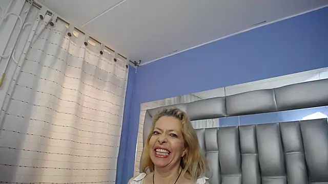 sophia ny online show from March 4, 2025, 1:06 pm