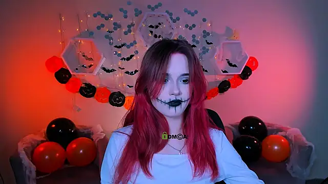 liana kisses online show from October 24, 2025, 7:43 pm