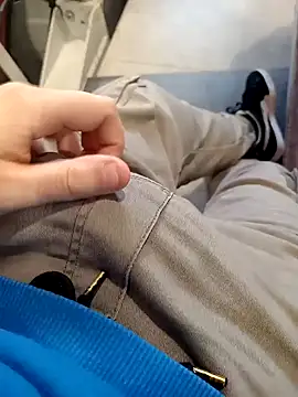 Snapshot of Durovoglioso2 chatting on February 21, 2025, 3:32 pm Durovoglioso2 online show from February 21, 2025, 3:32 pm