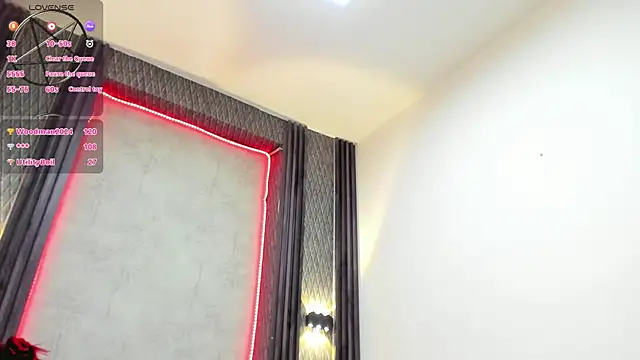 selene red  online show from March 4, 2025, 8:05 pm