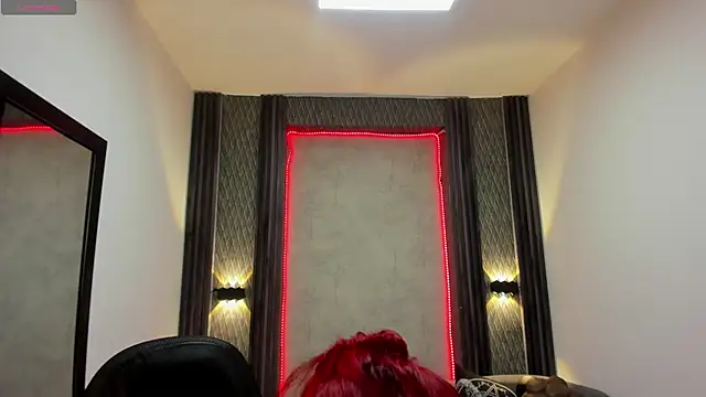 selene red  online show from March 20, 2025, 1:37 pm