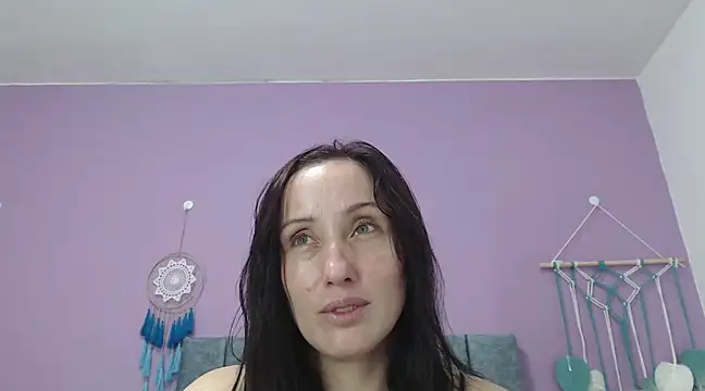 Snapshot of IberianMoonMK chatting on March 17, 2025, 5:49 pm IberianMoonMK online show from March 17, 2025, 5:49 pm