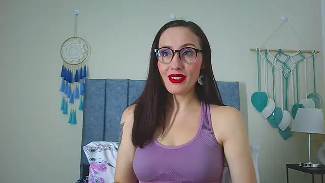 IberianMoonMK online show from October 27, 2025, 5:28 pm