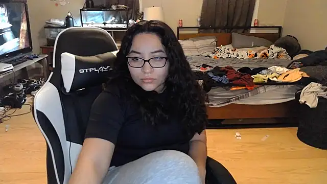 Elliewgfs online show from December 15, 2024, 1:13 am