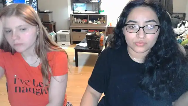 Elliewgfs online show from March 4, 2025, 3:44 am