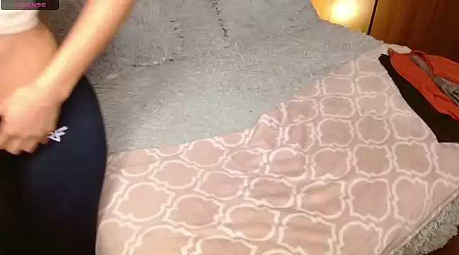 Snapshot of Roussmariehenao chatting on January 8, 2025, 6:20 am Roussmariehenao online show from January 8, 2025, 6:20 am