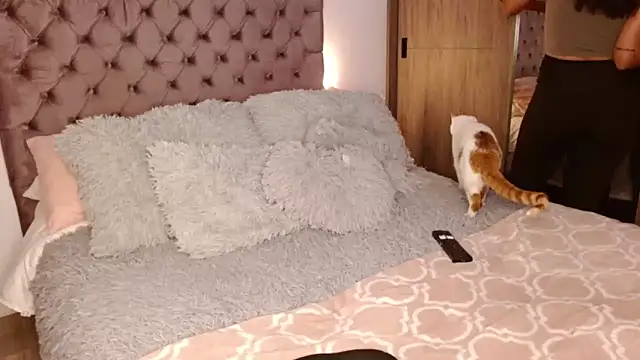 Snapshot of Roussmariehenao chatting on October 10, 2025, 9:19 am Roussmariehenao online show from October 10, 2025, 9:19 am