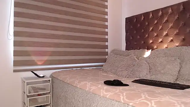 Snapshot of Roussmariehenao chatting on October 28, 2025, 3:36 pm Roussmariehenao online show from October 28, 2025, 3:36 pm