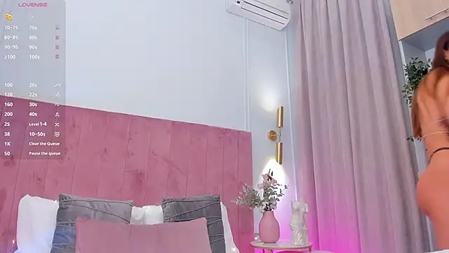 AprilWong online show from January 22, 2025, 6:20 am