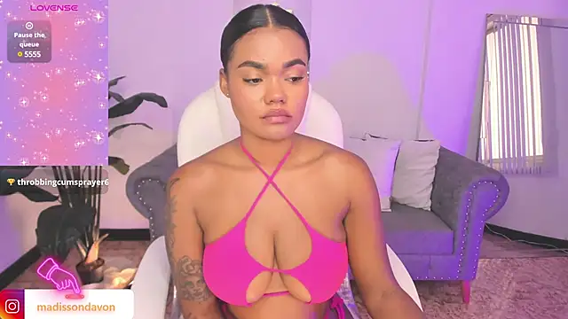 Snapshot of madisson_davon chatting on December 5, 2024, 5:06 pm madisson davon online show from December 5, 2024, 5:06 pm