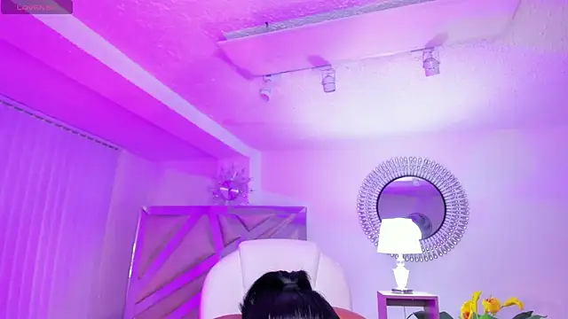 Snapshot of madisson_davon chatting on December 20, 2024, 1:54 pm madisson davon online show from December 20, 2024, 1:54 pm