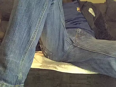 Delicious-D online show from February 6, 2025, 8:02 pm