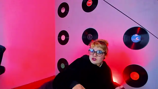 Snapshot of Sweet_Namii chatting on January 4, 2025, 4:12 am Sweet Namii online show from January 4, 2025, 4:12 am