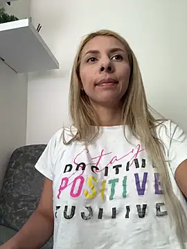 DollMagguie online show from January 30, 2025, 8:42 pm