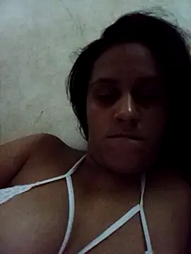 Snapshot of Andreita_95 chatting on March 9, 2025, 2:32 pm Andreita 95 online show from March 9, 2025, 2:32 pm