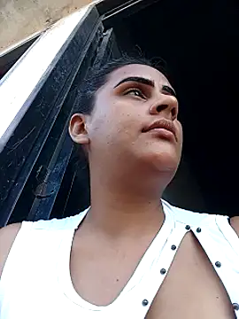 Snapshot of Andreita_95 chatting on November 1, 2025, 9:39 pm Andreita 95 online show from November 1, 2025, 9:39 pm