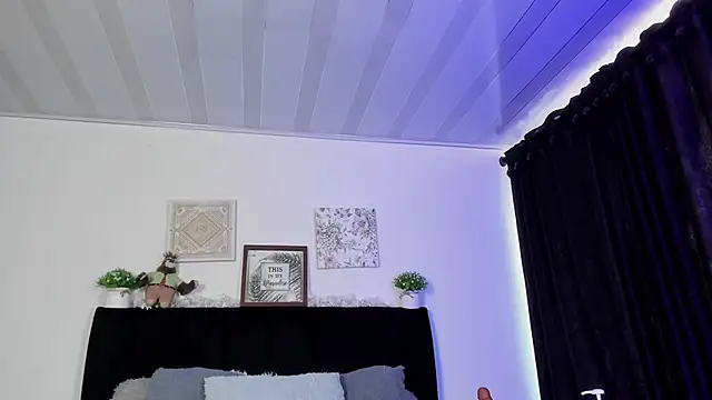 aihnoa split online show from March 10, 2025, 3:41 pm