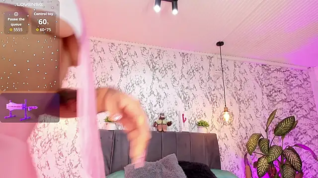 aihnoa split online show from October 4, 2025, 1:09 pm