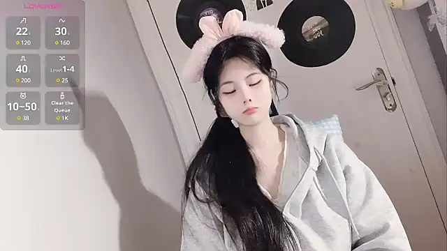 Qedgjwyz1 online show from March 17, 2025, 12:30 am