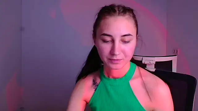 Snapshot of Jennifer_Blum chatting on December 5, 2024, 12:22 pm Jennifer Blum online show from December 5, 2024, 12:22 pm
