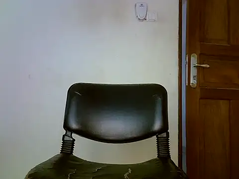 SWEETRENNE  online show from March 17, 2025, 4:51 am