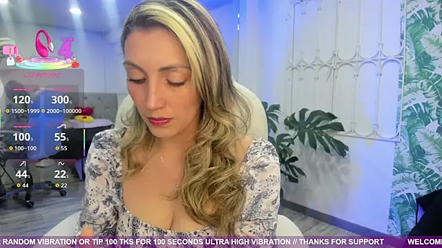 Snapshot of anny_sweet72 chatting on September 18, 2025, 11:45 am anny sweet72 online show from September 18, 2025, 11:45 am