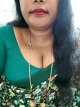 Snapshot of Swapna_143 chatting on September 14, 2025, 4:39 pm Swapna 143 online show from September 14, 2025, 4:39 pm