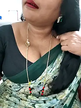 Snapshot of Swapna_143 chatting on September 16, 2025, 3:29 am Swapna 143 online show from September 16, 2025, 3:29 am