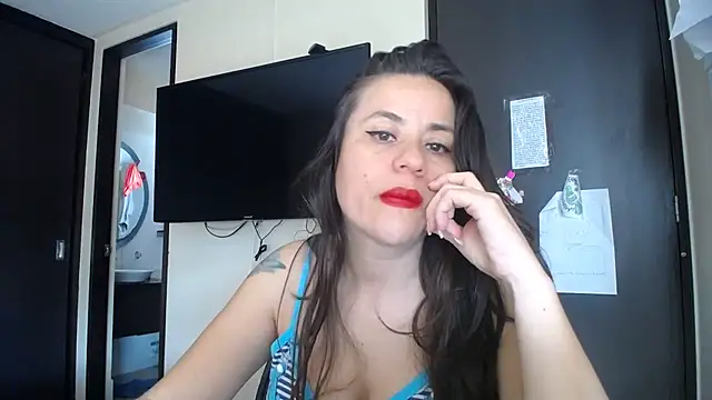 KAROLCANDY online show from November 21, 2025, 3:33 pm