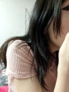 Snapshot of _Alice_0-0 chatting on December 5, 2025, 10:35 am Alice 0-0 online show from December 5, 2025, 10:35 am