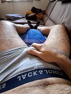 oldermanforwomen online show from March 17, 2025, 2:01 pm