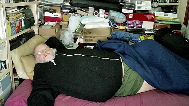 hadeszeuss2 online show from December 18, 2024, 8:47 pm