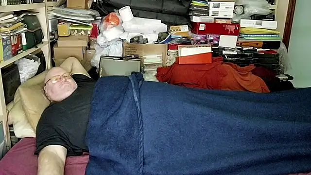 hadeszeuss2 online show from January 20, 2025, 5:37 pm