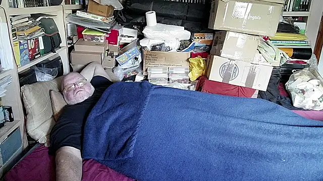 hadeszeuss2 online show from February 7, 2025, 2:15 pm