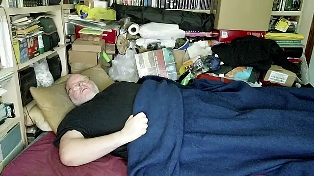 hadeszeuss2 online show from March 4, 2025, 5:45 pm