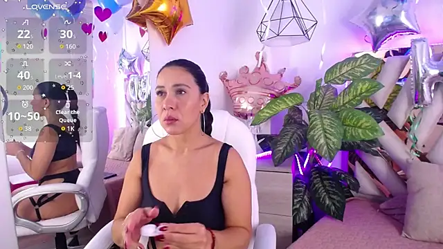 Snapshot of Camille_jhonson chatting on October 5, 2025, 10:57 am Camille jhonson online show from October 5, 2025, 10:57 am