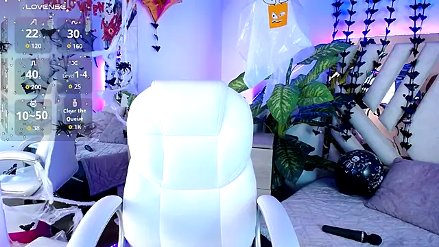 Snapshot of Camille_jhonson chatting on October 29, 2025, 10:06 am Camille jhonson online show from October 29, 2025, 10:06 am