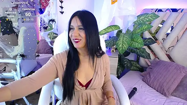 Snapshot of Camille_jhonson chatting on November 11, 2025, 10:26 am Camille jhonson online show from November 11, 2025, 10:26 am