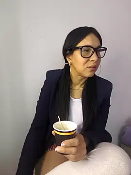 Snapshot of Camille_jhonson chatting on December 2, 2025, 10:20 am Camille jhonson online show from December 2, 2025, 10:20 am