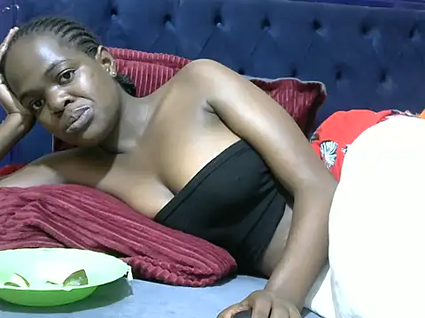 Snapshot of Creamy_dolly chatting on December 2, 2025, 8:08 am Creamy dolly online show from December 2, 2025, 8:08 am