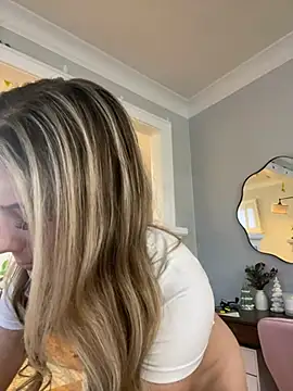 LoveShae  online show from December 17, 2024, 10:11 pm