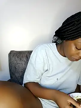 Snapshot of pretty-eyes23 chatting on December 10, 2024, 5:11 pm pretty-eyes23 online show from December 10, 2024, 5:11 pm