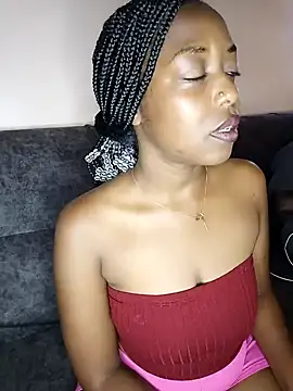 Snapshot of pretty-eyes23 chatting on December 13, 2024, 3:11 pm pretty-eyes23 online show from December 13, 2024, 3:11 pm