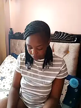 Snapshot of pretty-eyes23 chatting on December 19, 2024, 5:40 am pretty-eyes23 online show from December 19, 2024, 5:40 am