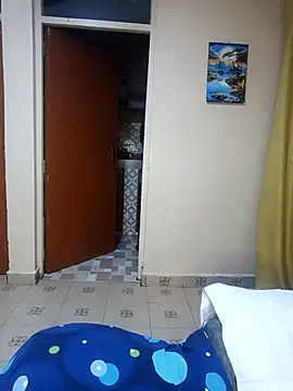 Snapshot of pretty-eyes23 chatting on March 6, 2025, 12:00 am pretty-eyes23 online show from March 6, 2025, 12:00 am