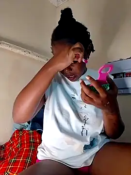 Snapshot of pretty-eyes23 chatting on September 29, 2025, 9:36 am pretty-eyes23 online show from September 29, 2025, 9:36 am