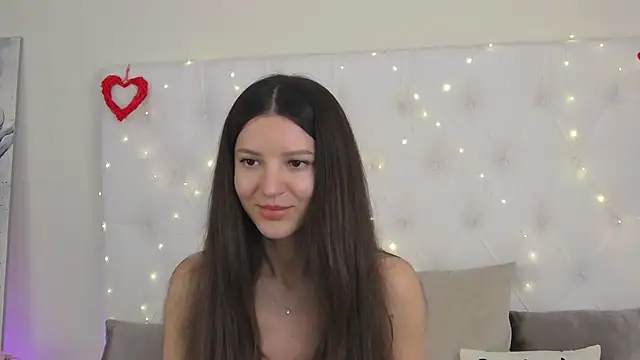 Snapshot of --Daniella- chatting on December 3, 2025, 8:00 am --Daniella- online show from December 3, 2025, 8:00 am