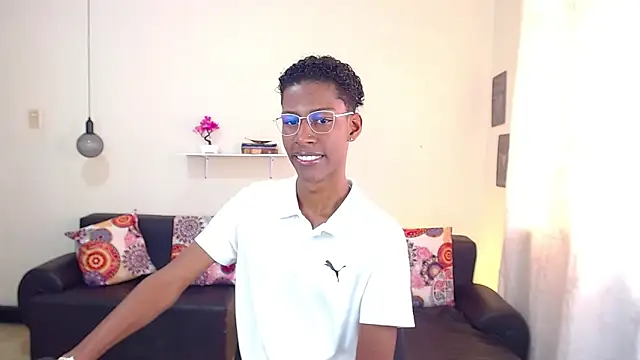 maiki18  online show from January 14, 2025, 1:49 pm